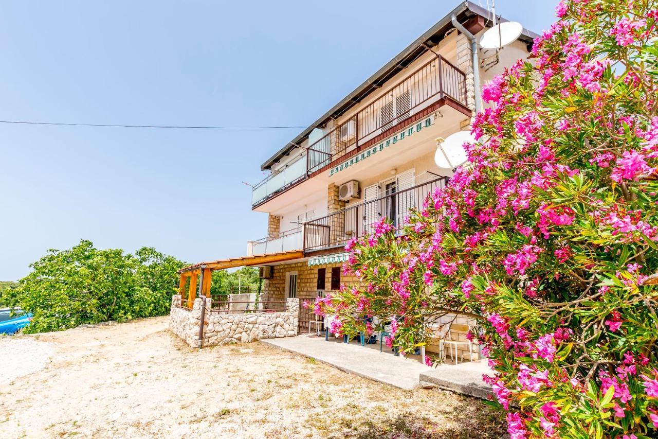 Apartment Dora Primošten Buitenkant foto